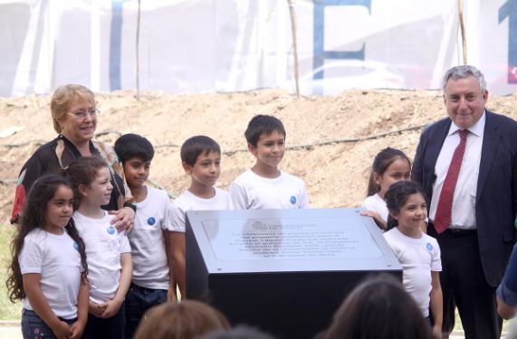 Presidenta Bachelet y Rector Vivaldi inauguraron Proyecto Académico Parque Laguna Carén de la U. de Chile 